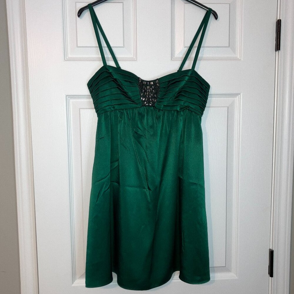BCBGMaxAzria: Mini emerald green cocktail dress (size 2)